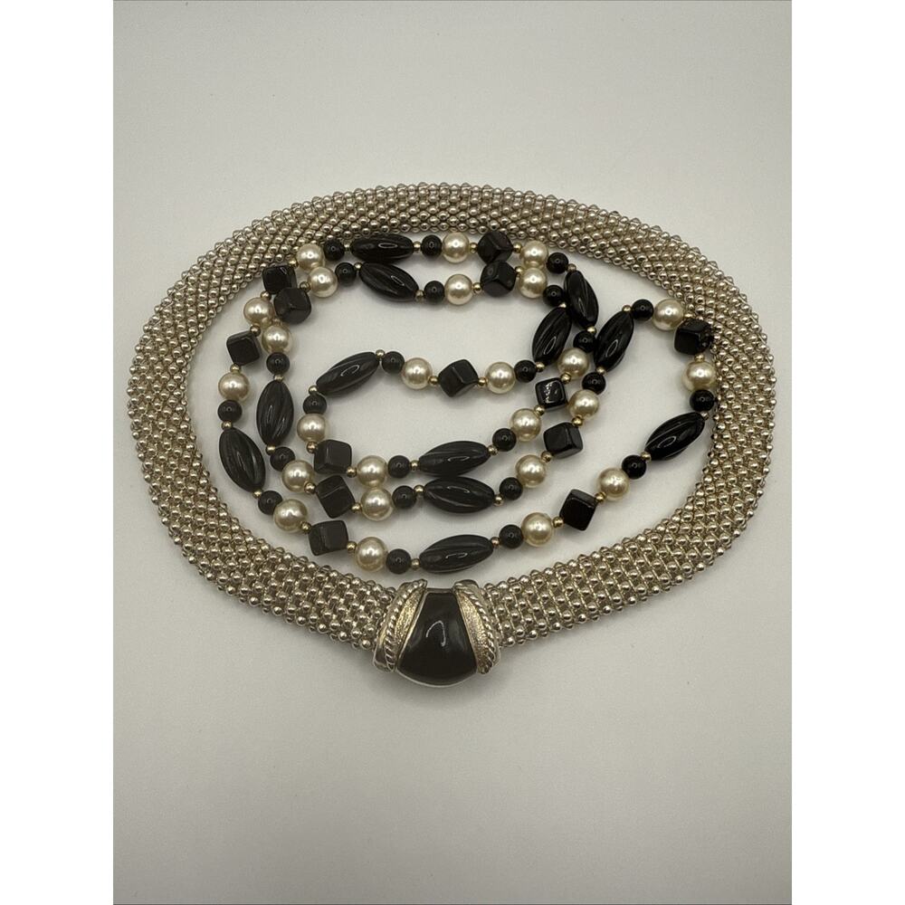 Lot of Two Vintage Necklaces‎